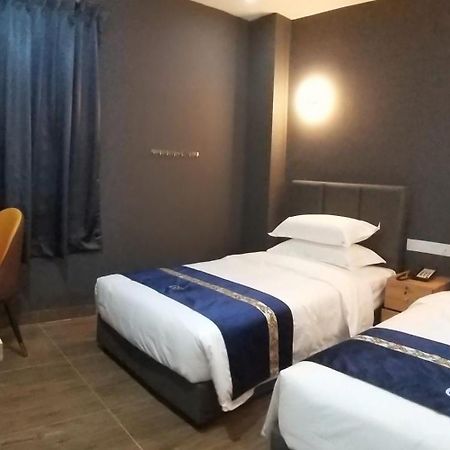 Good 9 Hotel - Cahaya Kota Puteri Пасир-Гуданг Экстерьер фото