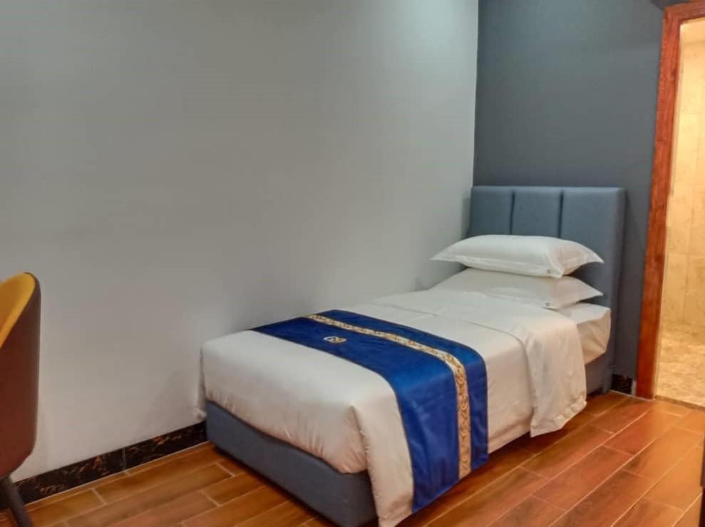 Good 9 Hotel - Cahaya Kota Puteri Пасир-Гуданг Экстерьер фото